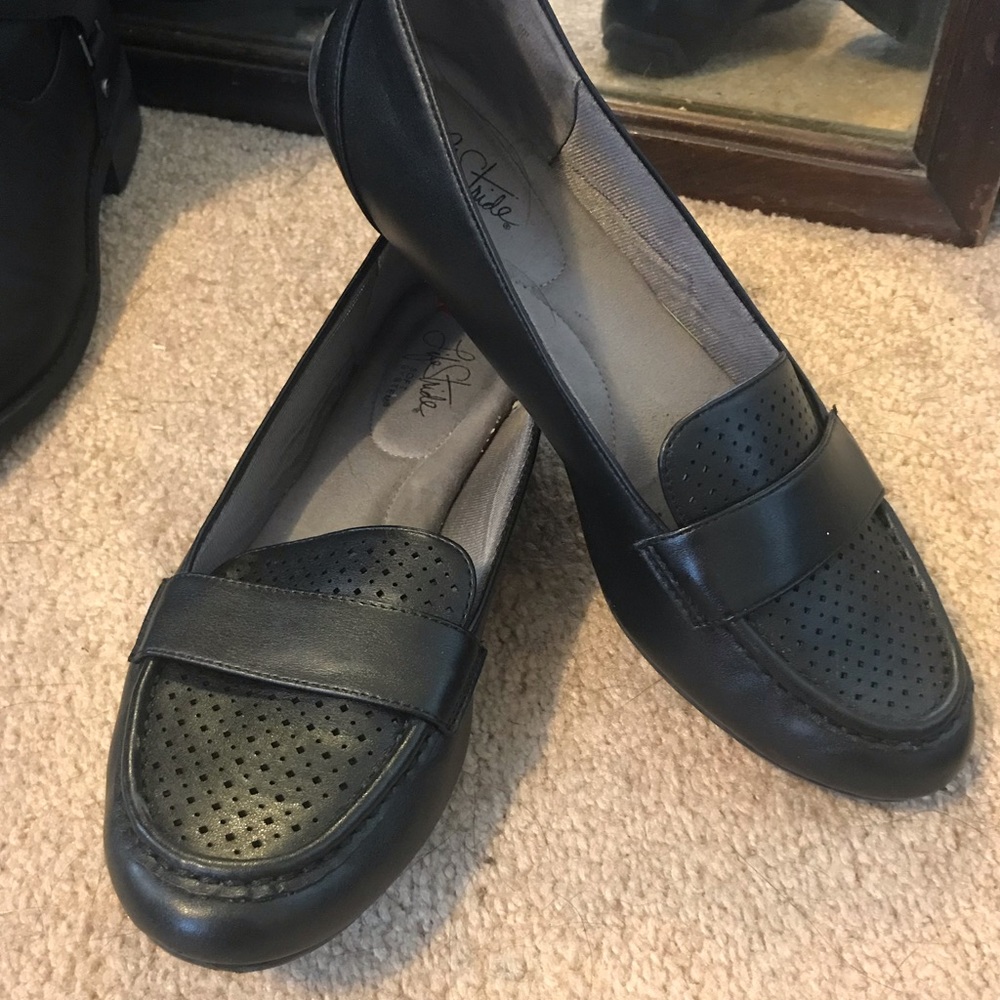 Lifestride women’s black loafers size 10
